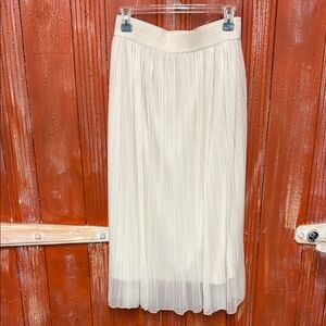 Elegant Cream Pleated Skirt
